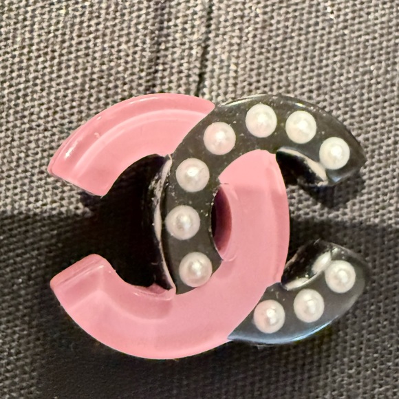 Authentic two tone color Chanel resin earrings. - Picture 9 of 13